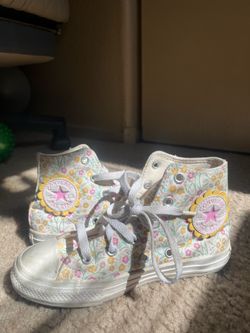 Girl converse