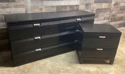 Magnificent Black SOLID Wood 6-Drawer Dresser & Nightstand Combo