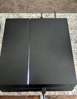 PlayStation 4 Console Plus 1 Controller Excellent Condition