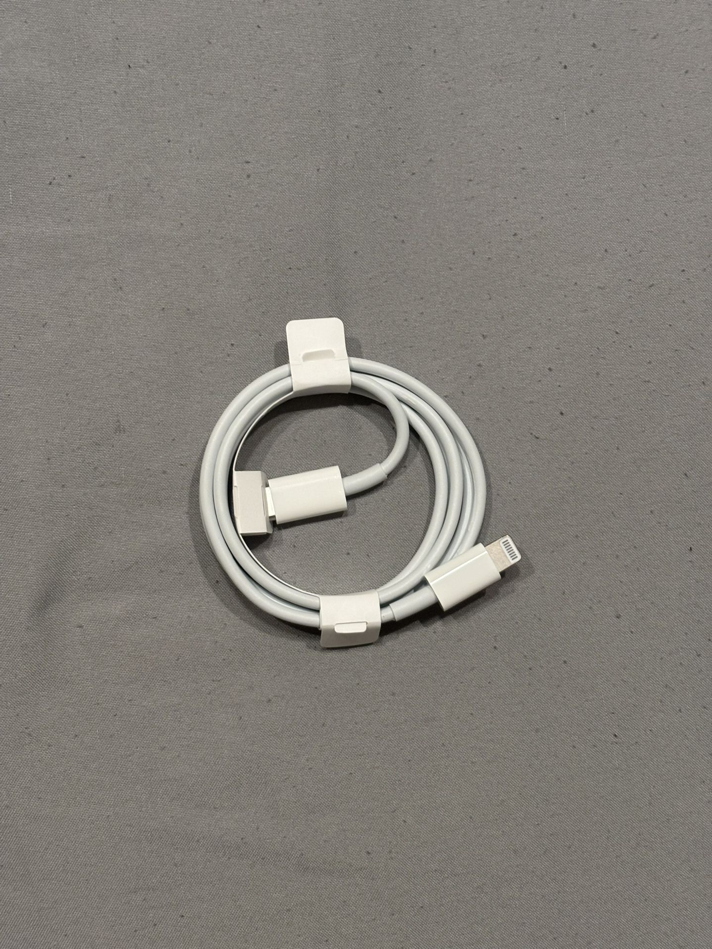 ✅ Apple Lightning To USB-C Cable