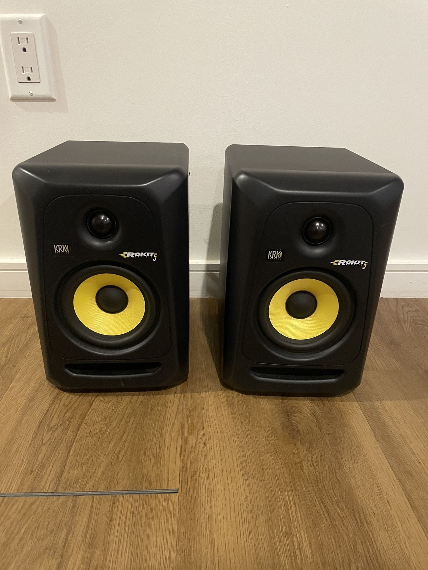 Used KRK RP5 ROKIT G2 Pair Powered Monitor Speakers