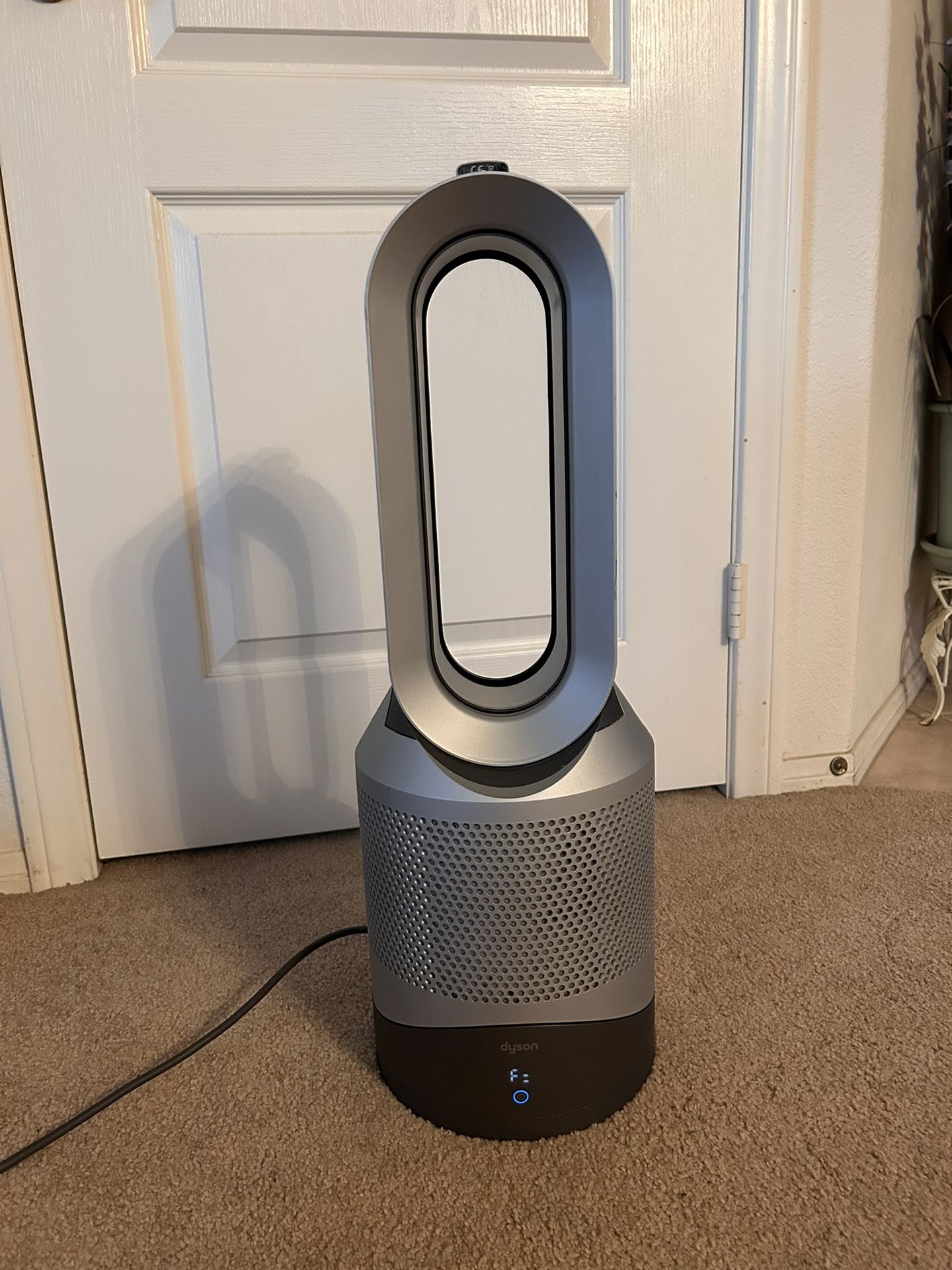 Dyson Pure Hot + Cool - Heater- Fan Hp01- HEPA Air Purifier W/ Remote.