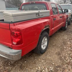 2006 Dodge Dakota 