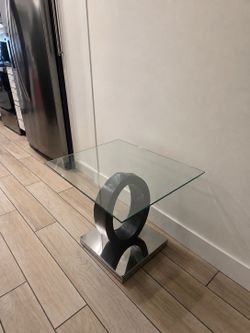 Mesa decorativa de vidrio /Decorative glass table