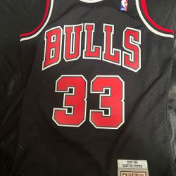 Bulls Scottie Pippen #33 Black Hardwood Classics 1997-98 Jersey