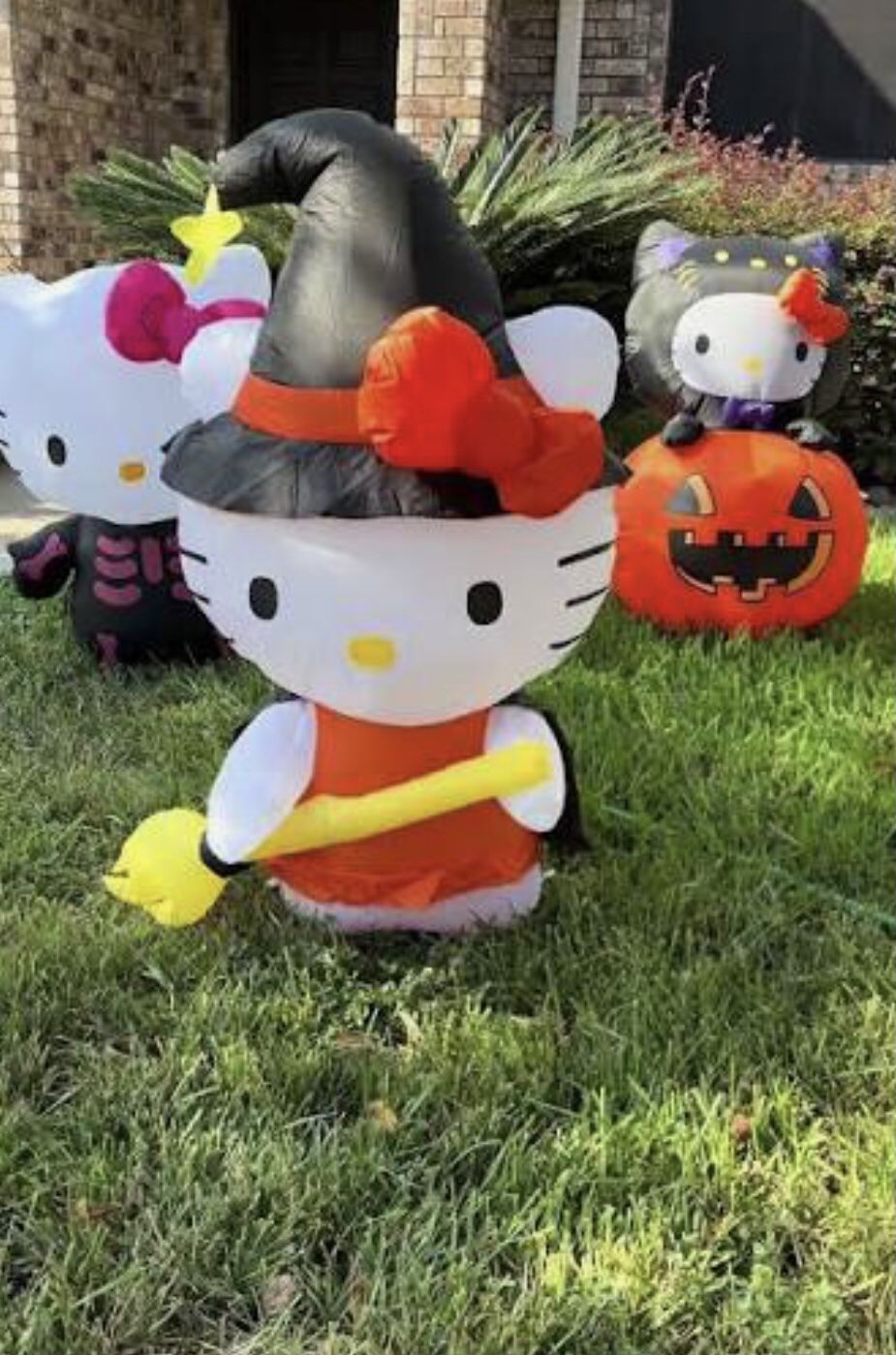 Halloween! 3.5 FT๐๐๐งน๐ witch HELLO KITTY ยฎ๏ธ๐๐งน๐๐Light up Inflatable