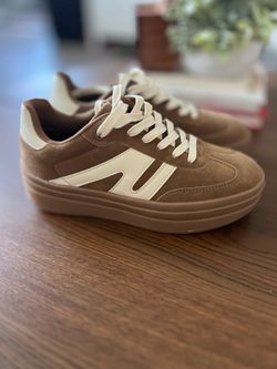 Women shoes size 8