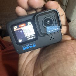 Go Pro Hero 11 With accessories