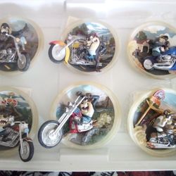 Bradford Exchange 3D Taz Collectors Plates