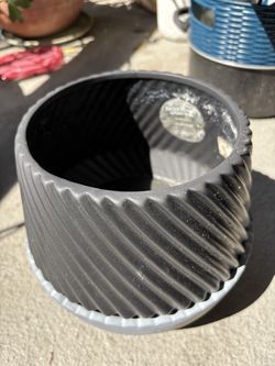 Plant pot with saucer