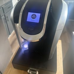 Keurig 2.0 Coffee Maker With K-Cup Tray