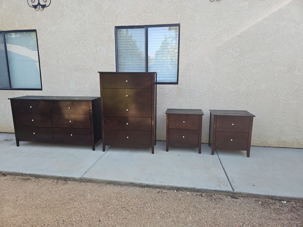 BEDROOM SET