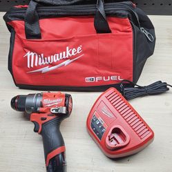 Milwaukee Fuel M12 DRILL KIT