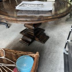 Round Coffee Table 