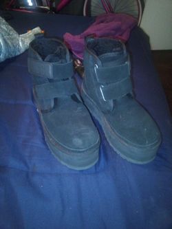 UGG Neumel Platform Size 7