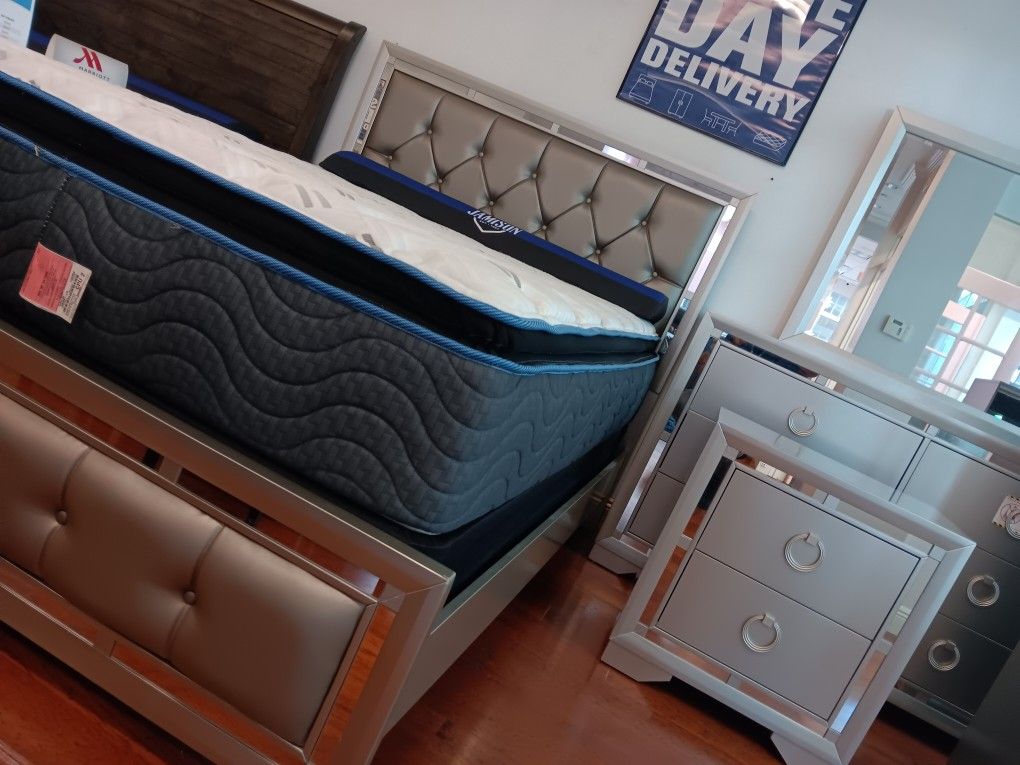 *Wow!!!*---Stylish Jasmine Queen/King Bedroom Sets---From $599!!!---Delivery And FinancingðŸ¤