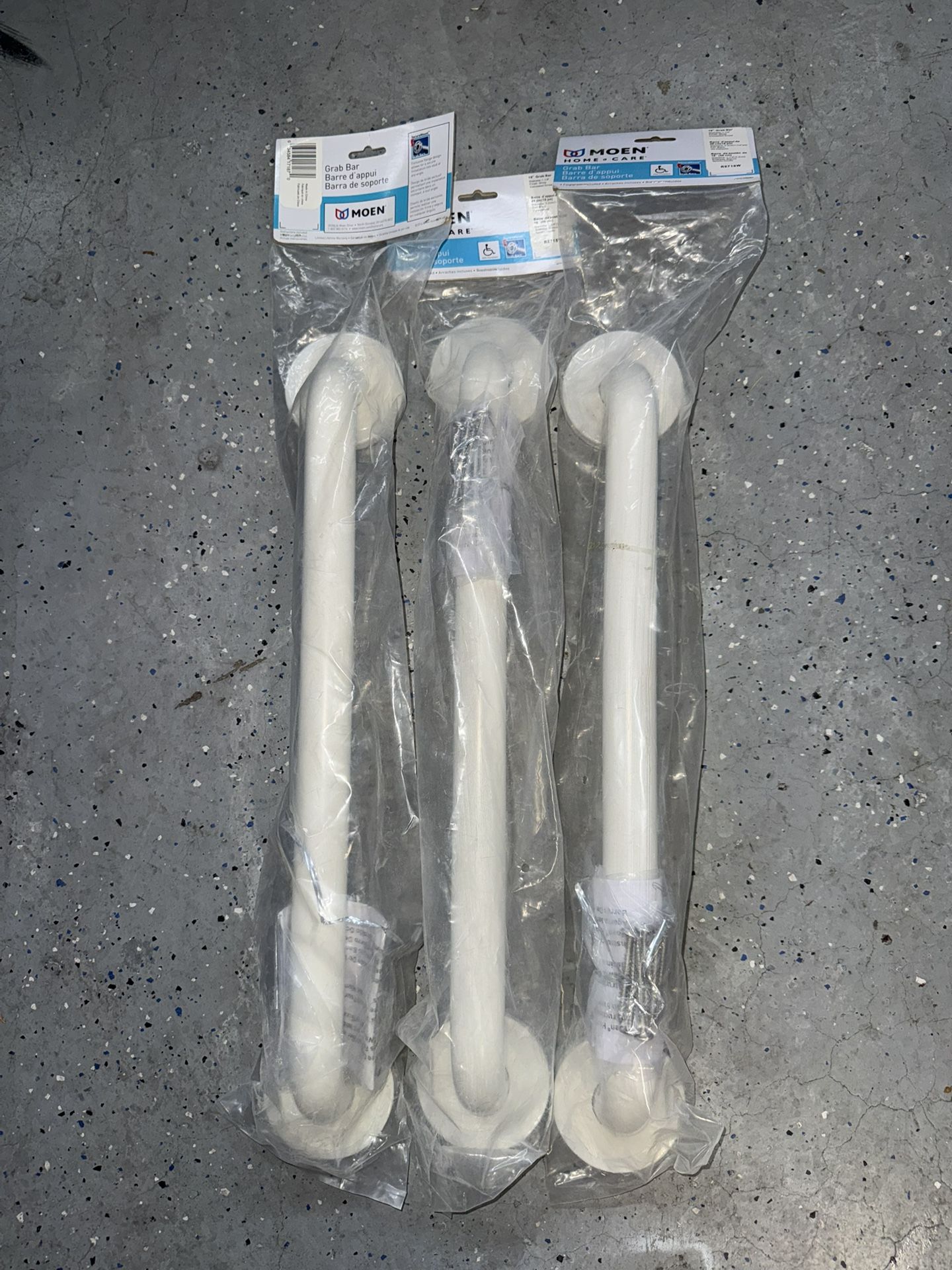 18” White Grab Bar For Bathroom