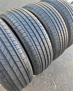 225/55r19 Michelin Tires Con 80% de vida las 4