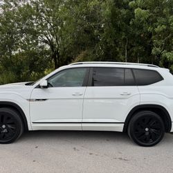 2019 VW ATLAS SEL R-LINE AWD 3.6L BLK LEATHER 3RD ROW * CLEAN CARFAX*  *ONLY 81,000 MILES  CLEAN FLORIDA TITLE  CLEAN CARFAX  ONE OWNER  4 NEW TIRES  