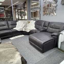 Motion Sectional 