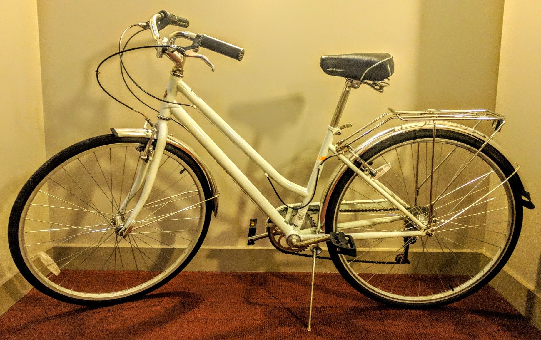 Schwinn Wayfarer women hybrid bike