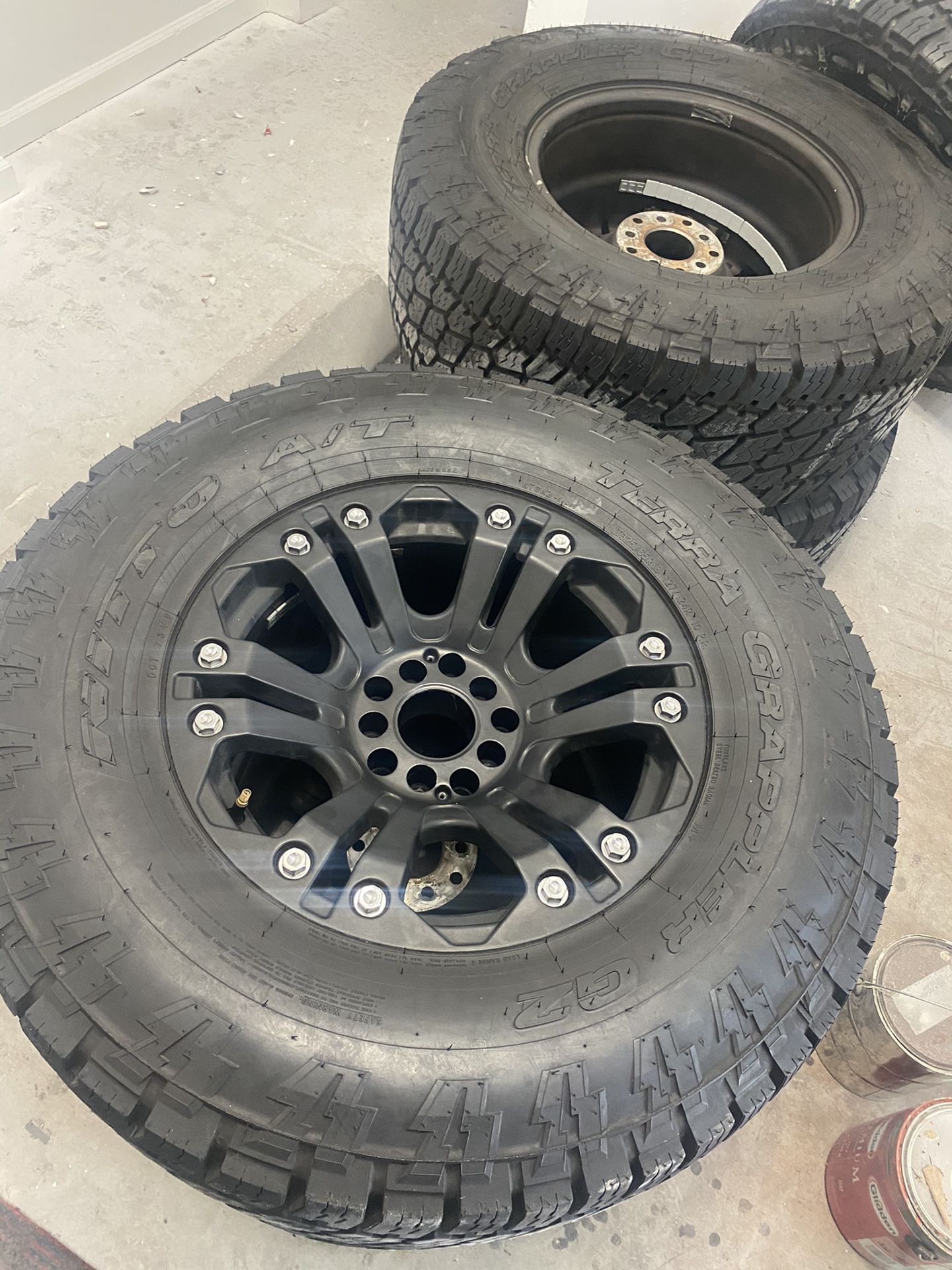5 Jeep wheels & tires