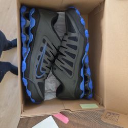 Brand New Nike Reax Size 10 No Box Firm Price