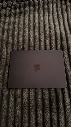 2025 “Midnight “ Apple Macbook Air 13” 256GB SSD M4 Chip