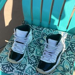 Jordan 11 Barley Used Size 4