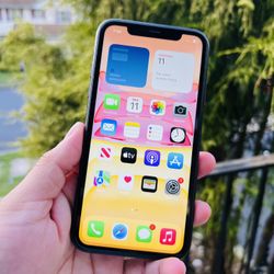 iPhone 11 Unlocked - READ DESCRIPTION 