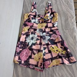 Pink floral romper size XL for womens