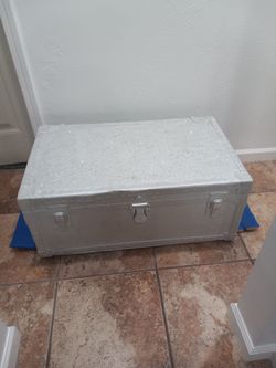 TRUNK DECOR  CHEST