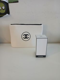 First come first pick up!!!!
Original New sealed Chanel Gardenia perfume 75 ml.
With Chanel Original bag.
Less than Half price!!!! Only 150 dollars (o