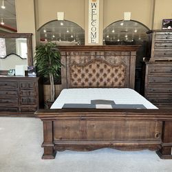 🚨SOLID WOOD!!🚨 Brand New King Bedroom Group Only $2599.00!!