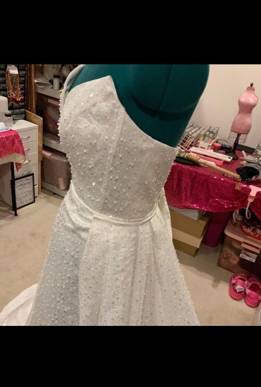 Custom made Wedding Dress. Detachable train.  Beaded| Sequins|