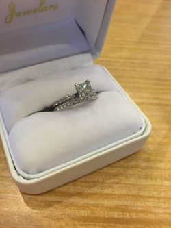 Engagement ring/ wedding band princess cut 1.5 carat