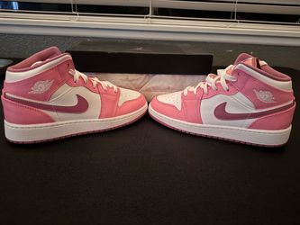 Air Jordan 1 Mid Coral Chalk Desert Berry White size 5.5Y