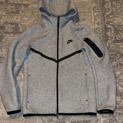 nike tech size xs