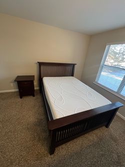 boxspring and mattress 3 pc Full-Size Bedroom Set with boxspring/mattress