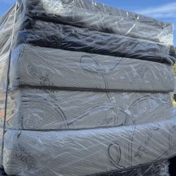 Organic Cotton Queen Mattress New