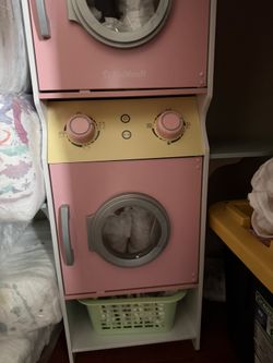 kids wooden laundry set in great condition 