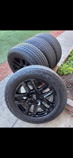 Stock 20 inches Chevy Silverado wheels