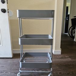 Metal workstation with wheels/shelves 