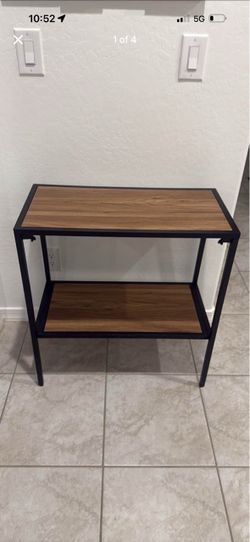 Medium Stand table