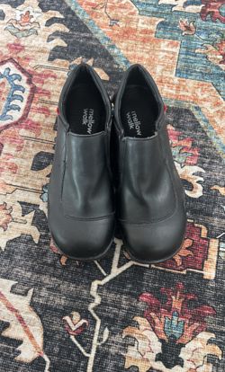 Women’s Slip Resistant Steel Toe Work Shoe 