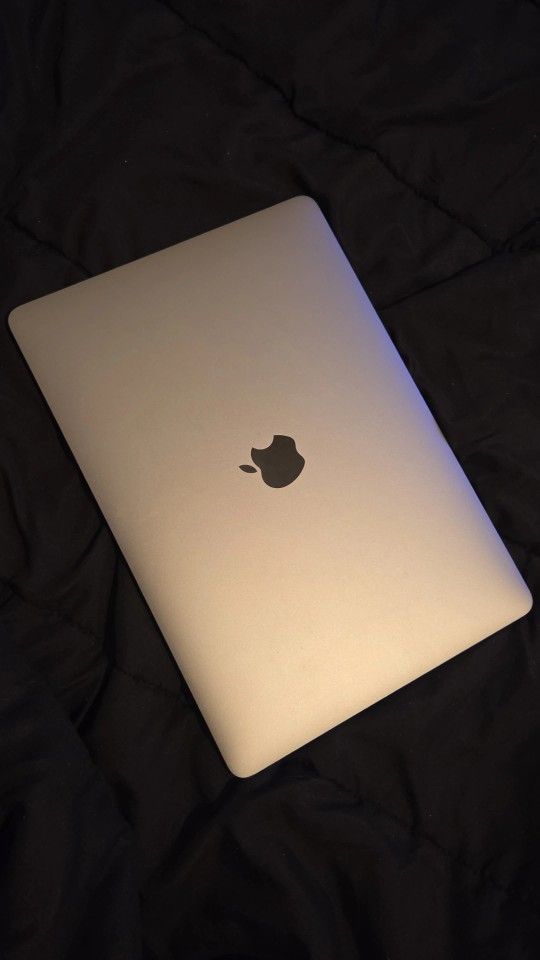 MacBook Pro (13.3-Inch)