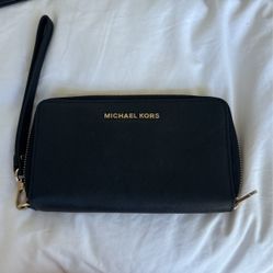 michael kors leather wristlet black 