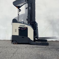Crown Reach Mono Mast 