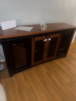 Entertainment center