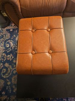 BRAND NEW BROWN LEATHER STOOL VERY COMFORTABLE AND STURDY